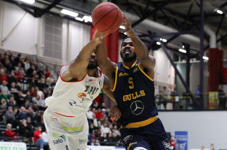 Iso laitahyökkääjä Jalen Jackson siirtyy Seagullsista Kotkaan