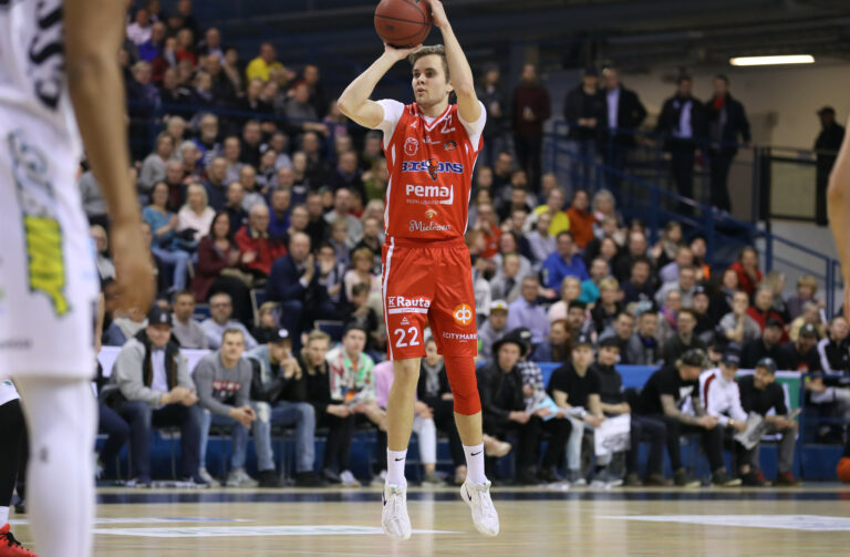 Ville Karvonen tekee paluun Lahteen