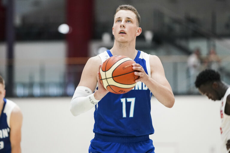 Loputkin suomalaismiehet aloittivat NCAA-kautensa