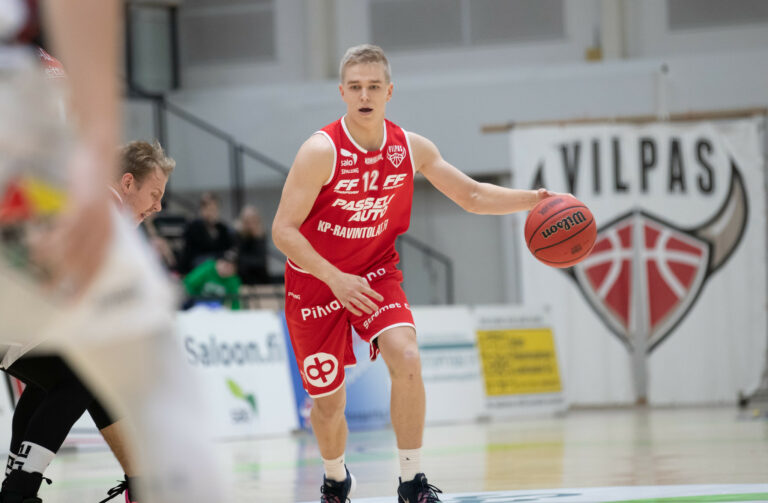 Korisliiga palasi lyhyeltä joulutauolta täyden kierroksen voimin
