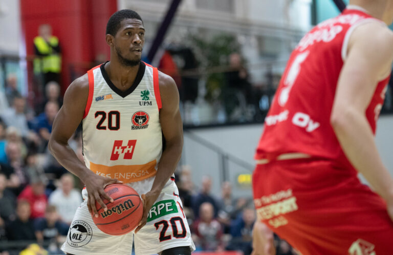 Kouvot jatkoi voittoputkeaan paikallisvastustaja Lahti Basketballin vieraana