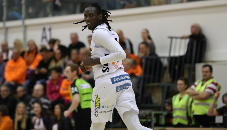Jerry Evans Jr. ja Lahti Basketball lähtivät eri suuntiin, uusi mies jo tilalla