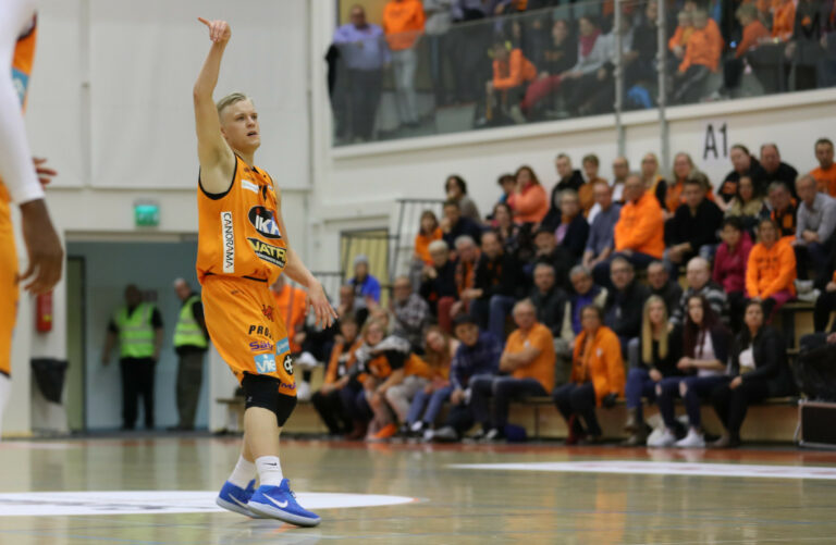 Korismaanantai: Karhu Basket saalistaa jo seitsemättä voittoaan putkeen, kun KTP saapuu Kauhajoelle