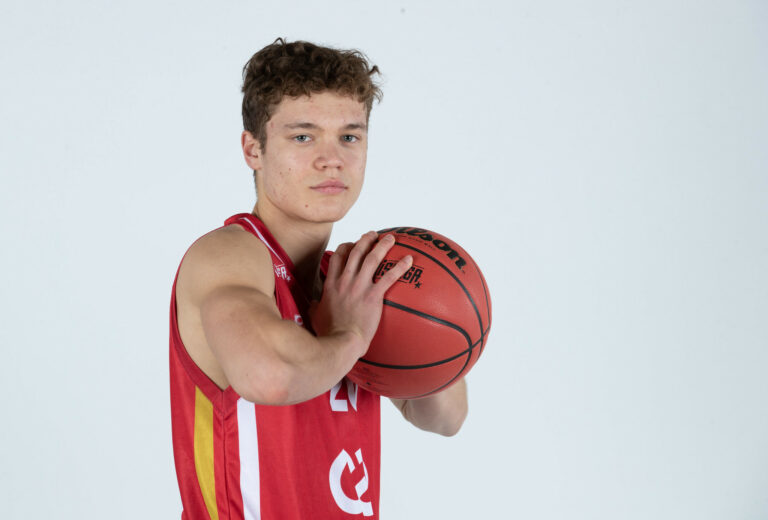19-vuotiaiden poikien SM-sarja: Ura Basketin pelaajapolku junnuista Korisliigaan