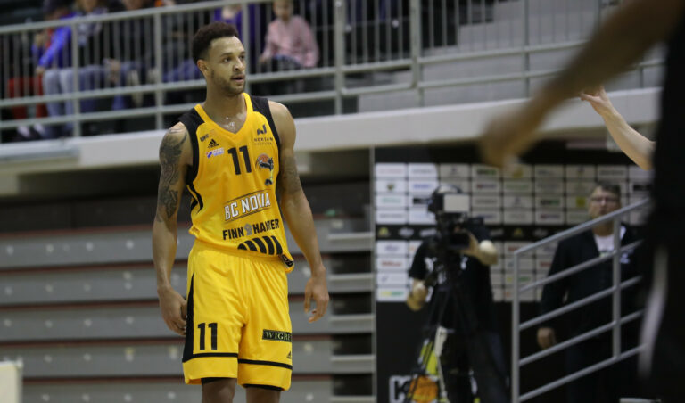 Nokialaiskasvatti Shawn Hopkins odottaa illan Pirkanmaan derbyä jo vesi kielellä