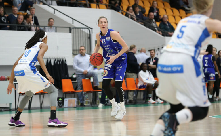 Naisten Korisliiga-ennakko 3/3: PeKa, FoA, EBT ja Kouvottaret mielivät kärkipäähän alkavalla kaudella