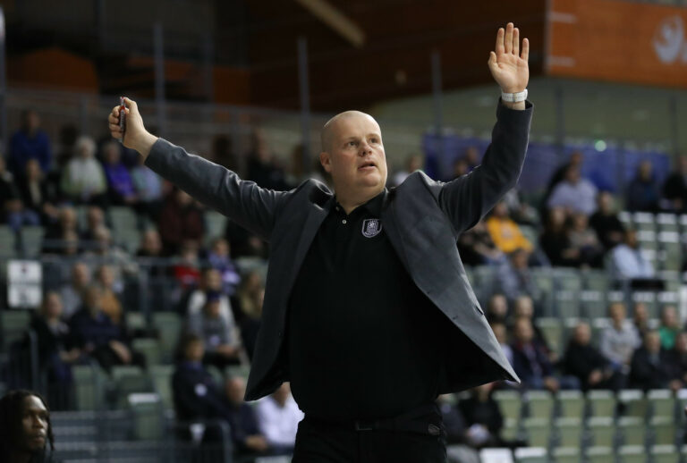 Petri Velling Kataja Basketin valmennusryhmään