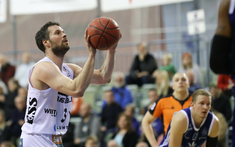 Korisliiga-ennakko: Pieti Poikolan tavoite on palauttaa lahtelaiseen koripalloon duunarimentaliteetti