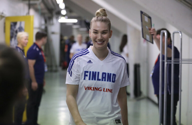 Susiladiesin Annika Holopainen palaa ensi kaudeksi Ranskaan