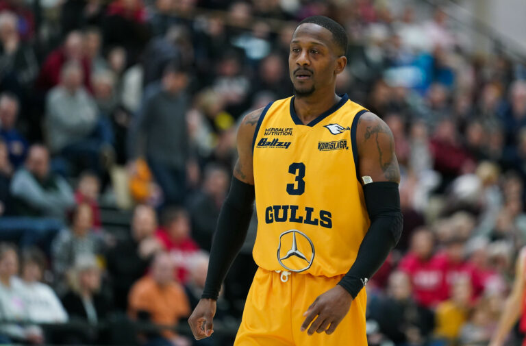 Richard Williams KTP-Basketin takakentälle