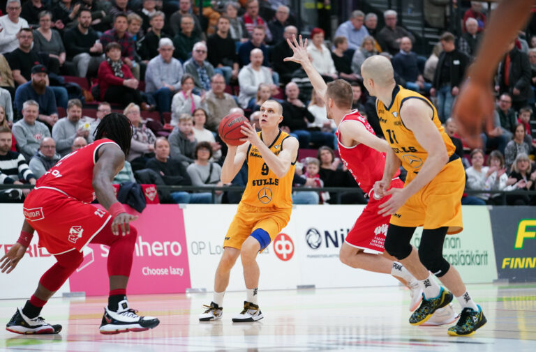 Korisliiga-ennakko: Antti Kanervo luottaa Helsinki Seagullsiin siinä missä viime kaudellakin – huolet ovat nyt muualla