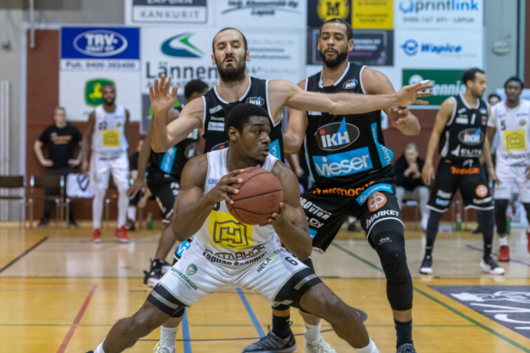 Karhu Basket otti toisen kiinnityksen Pohjanmaan herruuteen – Ura Basket katkaisi tappioputkensa