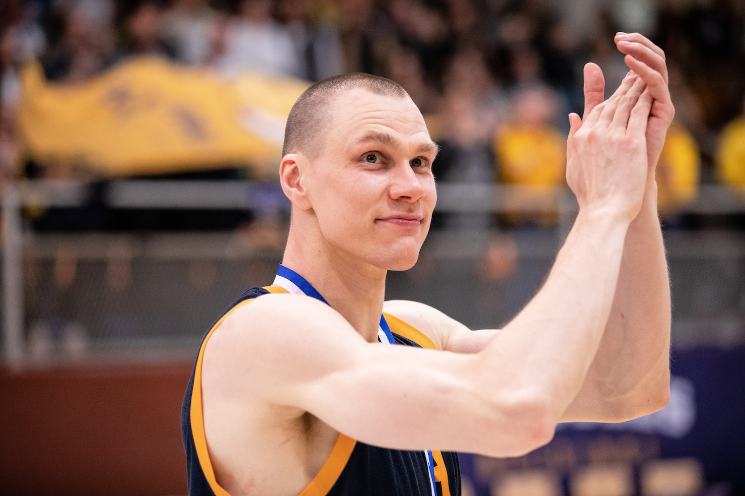 Antti Kanervo pääsi ensimmäistä kertaa juhlimaan Suomen mestaruutta. Kuva: Veera Suihko