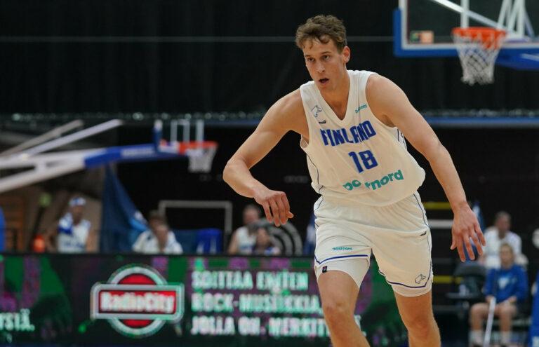 Mikael Jantunen ja Utah niukkaan voittoon, Tahvanainen 14 pistettä Bradleylle