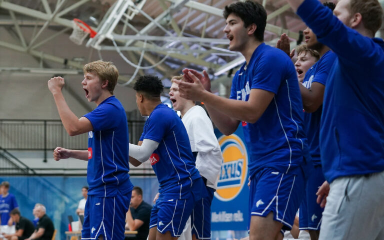 Suomen 16-vuotiaat pojat pääsivät maksamaan kalavelkoja Viro-maaotteluissa