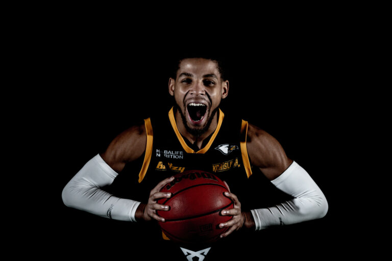 Lokakuun pelaaja Kendale McCullum elää Korisliiga-arkea päivä kerrallaan – kärkijoukkue pysyy valmiina kaikkiin uhrauksiin, joihin tilanne heidät pakottaa