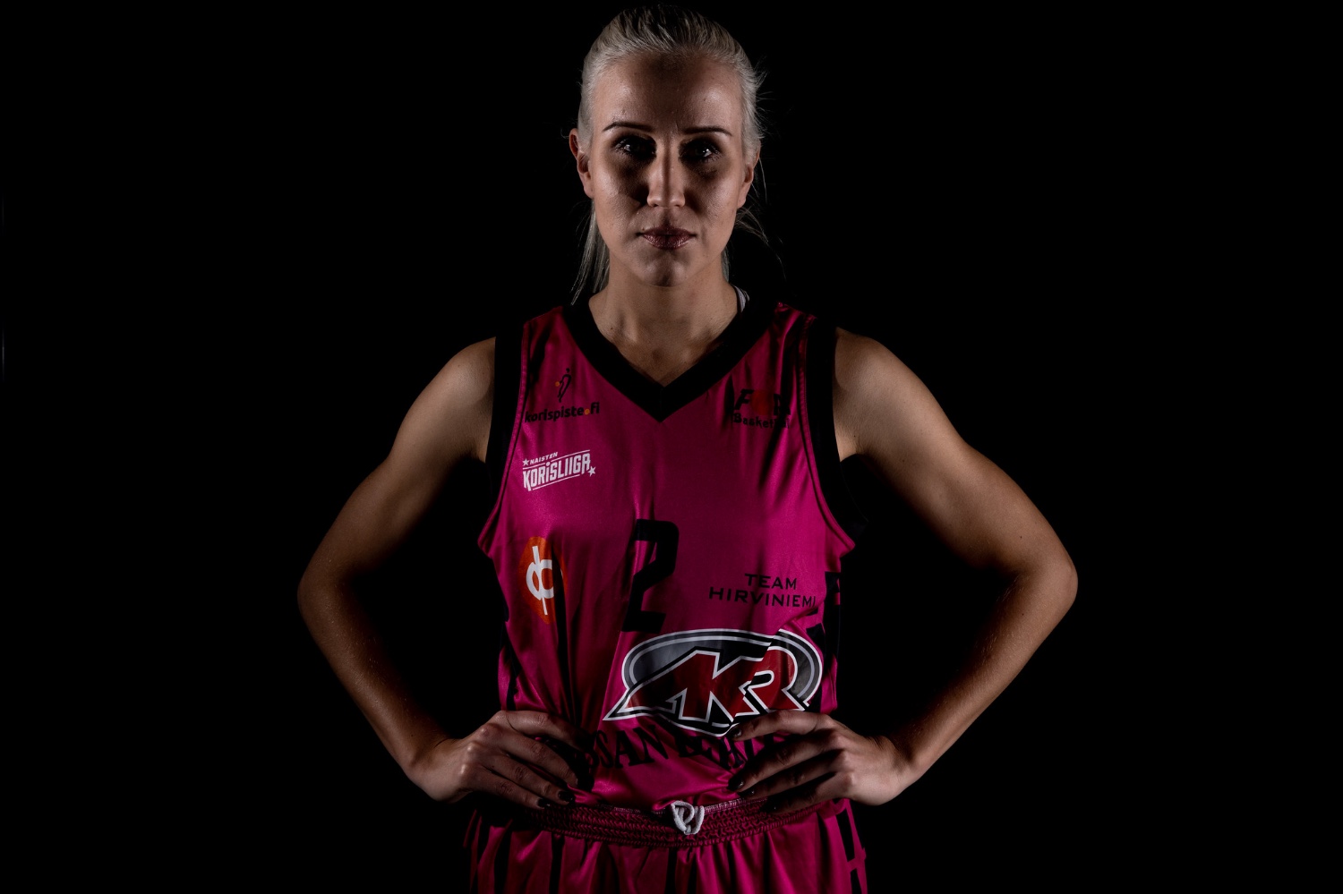 Anni Mäkitalo otti puolivälieräsarjassa Kouvottaria vastaan joukkueensa reppuselkään. Kuva: Ville Vuorinen/Naisten Korisliiga