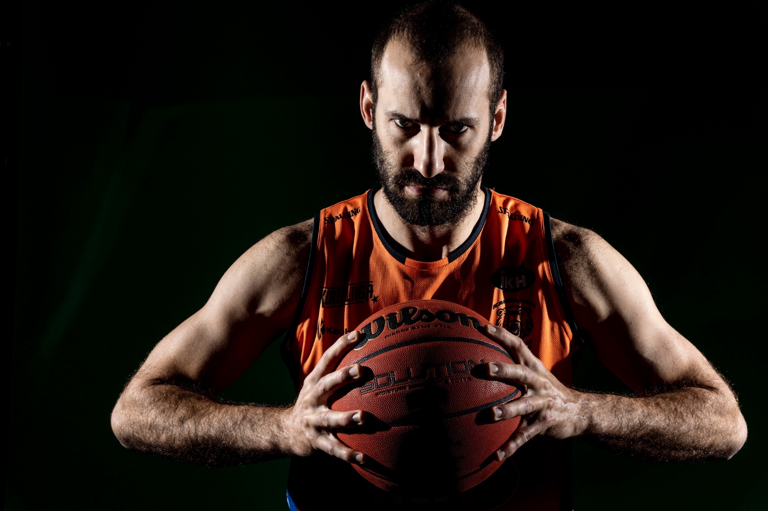 Kauhajoki ja Bojan Sarcevic metsästää kolmatta peräkkäistä Suomen mestaruutta. Vastaavaan temppuun on edellisen kerran pystynyt Espoon Honka 2000-luvun alussa. Kuva: Ville Vuorinen/Korisliiga