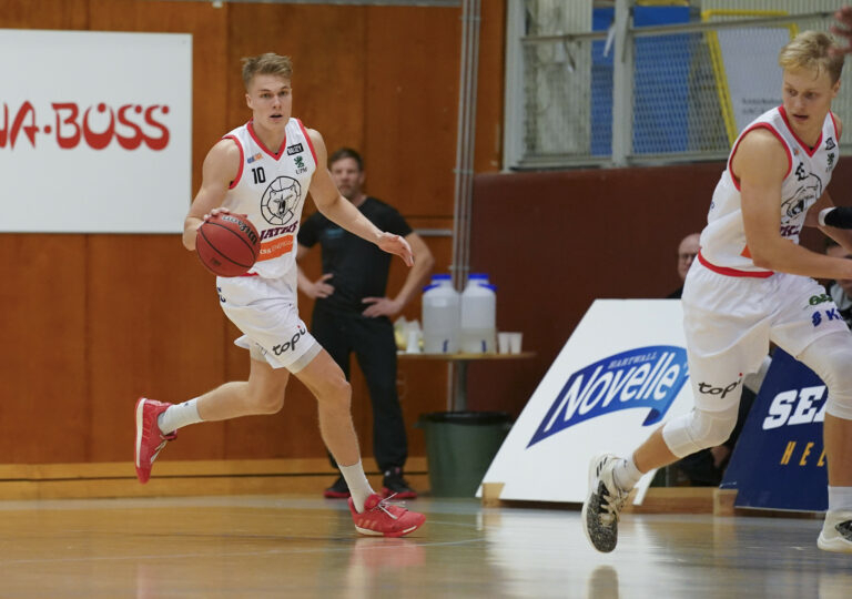 Vili Nyman palaa KTP-Basketiin, kotkalaisille lisäksi tukku jatkosopimuksia