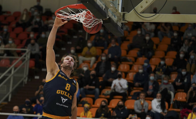 Korisliiga-legenda Timo Heinonen jatkaa Seagullsissa