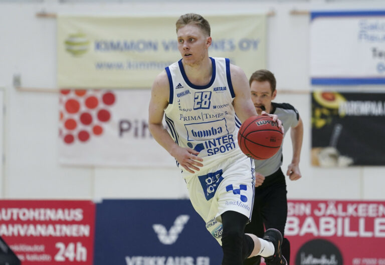 Kataja haki pisteet Lahdesta – miesten Korisliiga maajoukkuetauolle