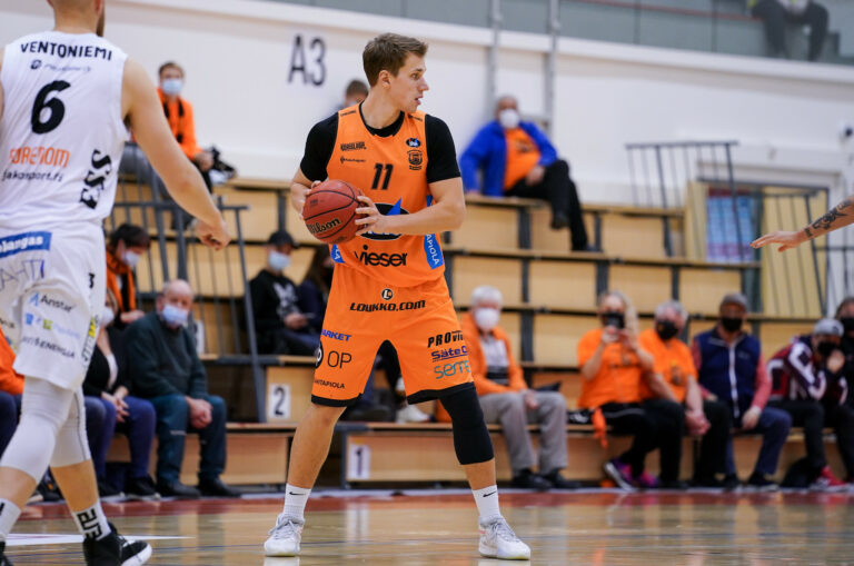 Mikael Laihonen Kataja Basketin haaviin