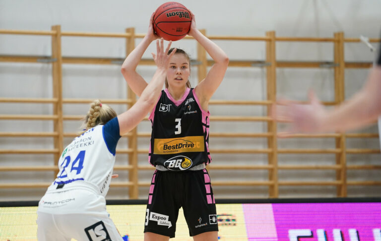 Sanni Tuomisto ja Venla Määttänen jatkavat EBT:ssä