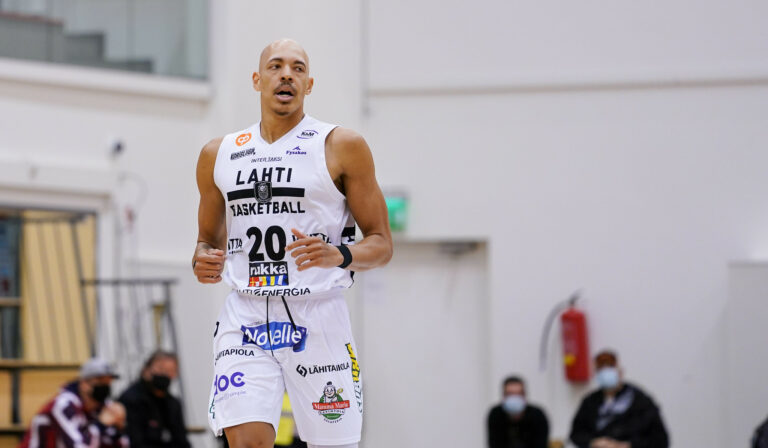 Brandon Peel jatkaa Lahti Basketballin riveissä