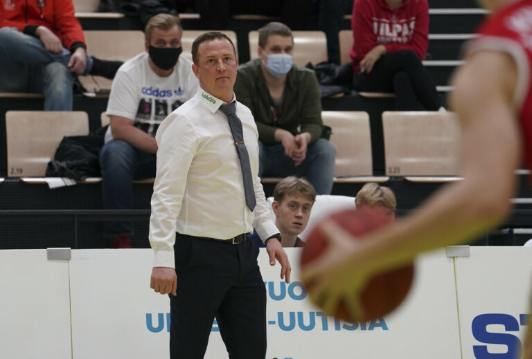 Petri Virtanen jatkaa Kataja Basketin päävalmentajana