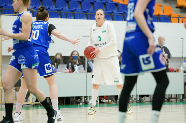 Upea ura jatkuu: Taru Tuukkanen vahvistamaan ToPoa