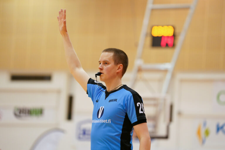 Suomella tulevilla kausilla seitsemän FIBA-erotuomaria