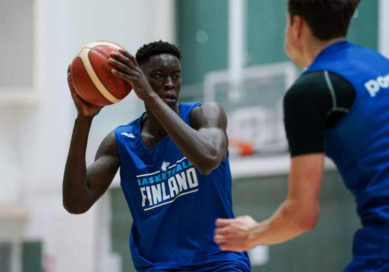 Fede Federiko mätti Pittsburghille 17 pistettä, 14 levypalloa ja 3 torjuntaa