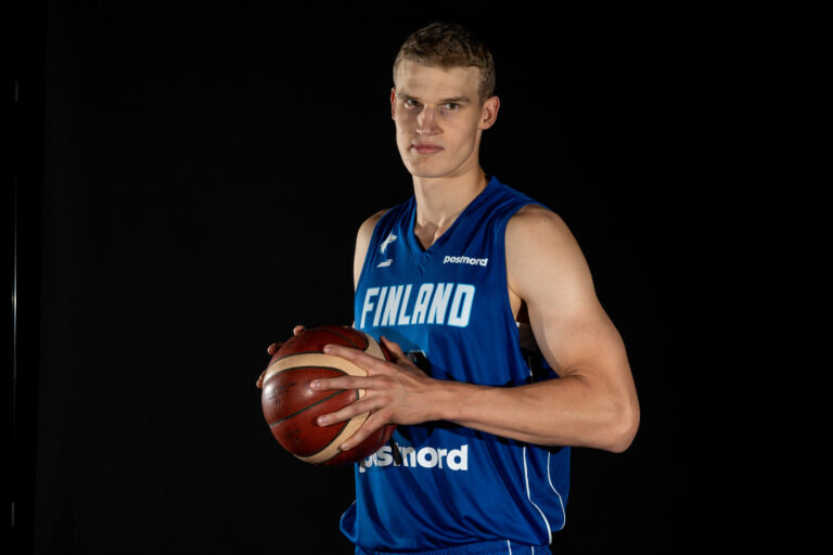 Lauri Markkaselle ja Cavaliersille tappio Netsiä vastaan play-in-turnauksen ensimmäisessä ottelussa