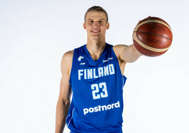 Markkanen tulitti 28 pistettä Bullsia vastaan – Cavaliersin voittoputki katkesi