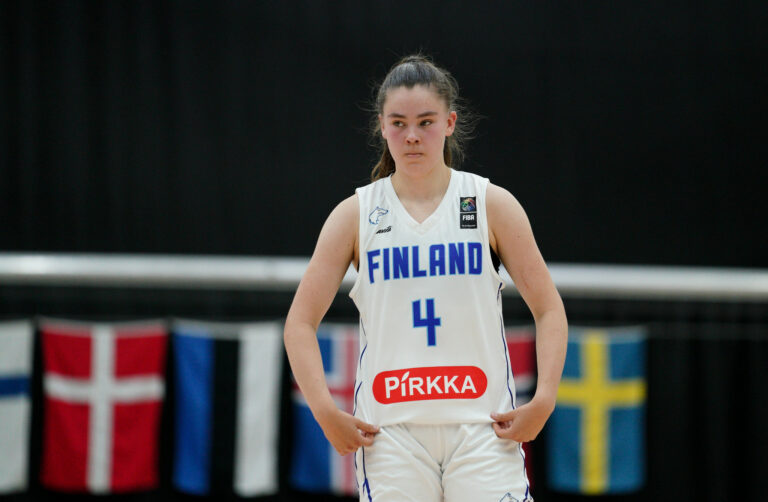 Ruotsi jäi kahdesti Sudenpentujen tassujen alle, Suomen voittokulku 16-vuotiaiden PM-kisoissa jatkuu