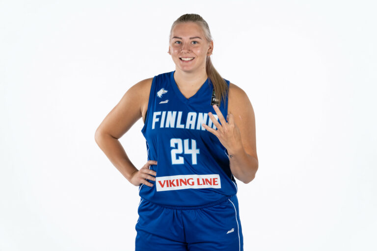 Elina Arike vauhdissa, kun UTEP nappasi kaksi konferenssivoittoa