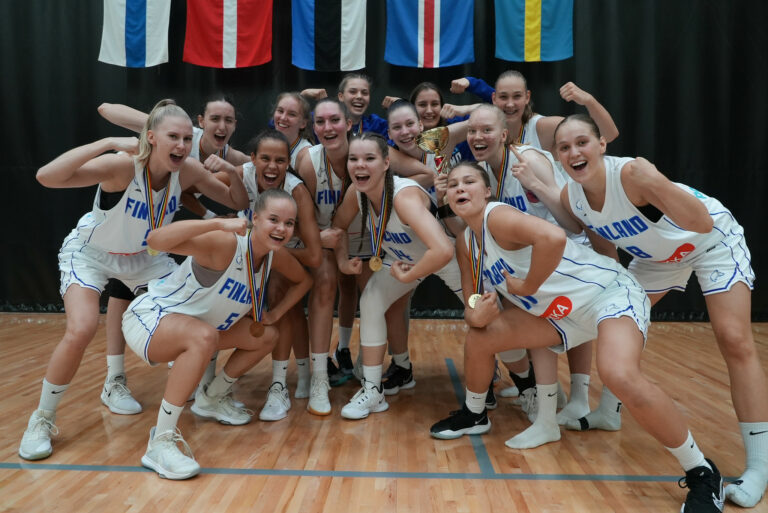 Suomen U18-tytöt ylivoimaiseen Pohjoismaiden mestaruuteen – pojat ottivat hopeaa