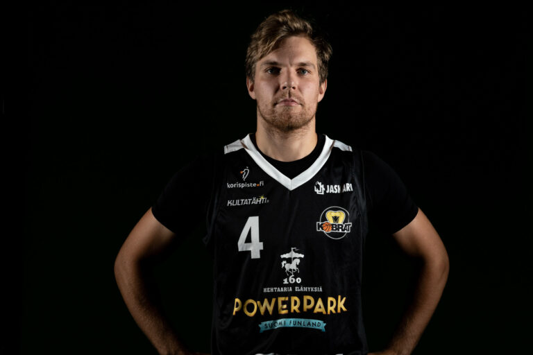Nikkarinen ylitti 2000 koriin johtaneen syötön rajapyykin