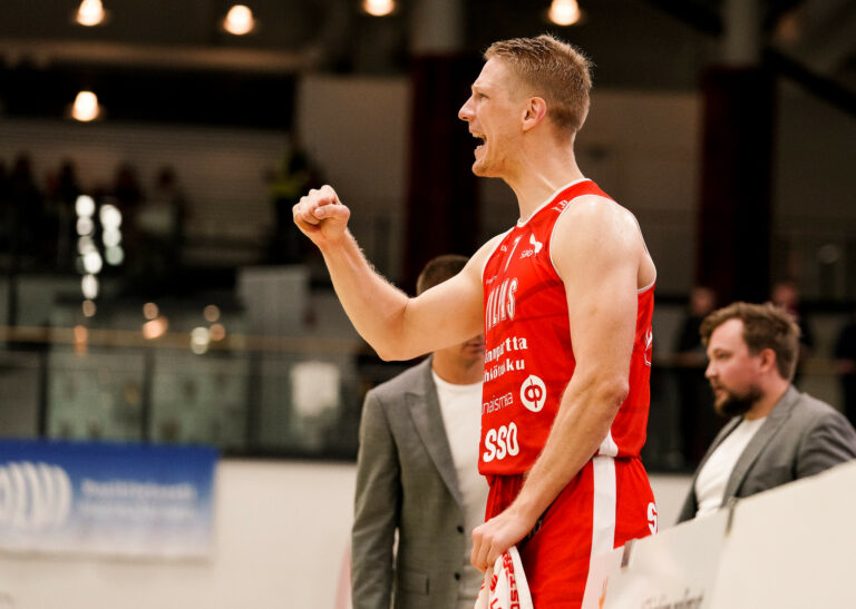 Vilppaan Juho Nenosella edessään kymmenennet Korisliiga-finaalit – muistaa yhä uransa raskaimmat loppuottelut