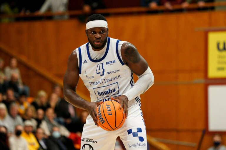 Sisuuntunut Kataja Basket yllätti Seagullsin – Rhamel Brownilta 17 pisteen ja 17 levypallon suoritus