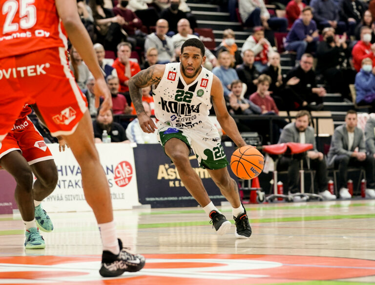 Roydell Brown ja KTP-Basket jatkosopimukseen