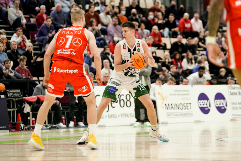 KTP ja Vilpas nousemassa mukaan kärkikamppailuun – Korisliiga joulutauolle jännittävissä merkeissä