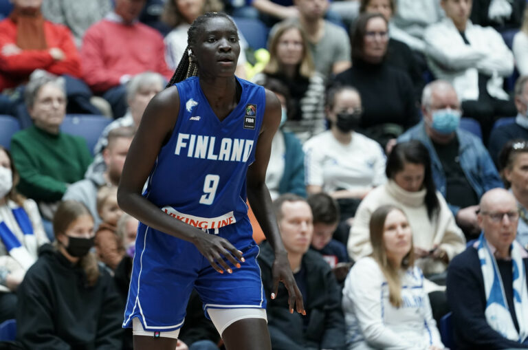 Connecticut Sun pudotti Dallas Wingsin WNBA:n pudotuspeleissä – Kuierin kausi ohitse