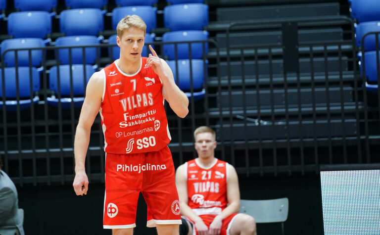 Juho Nenonen jatkaa Vilppaassa