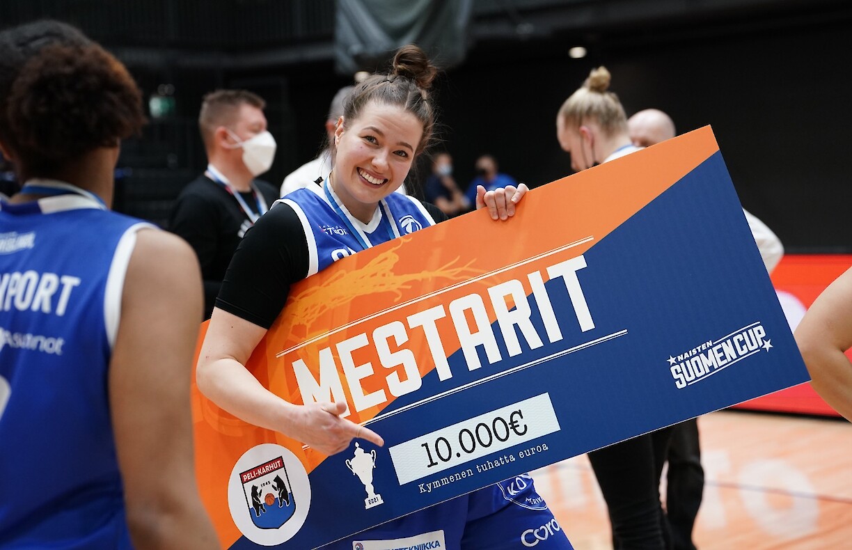 Noora Järvikangas oli auttamassa Peli-Karhuja Suomen cupin Final Fourissa tammikuussa. Kuva: Ville Vuorinen