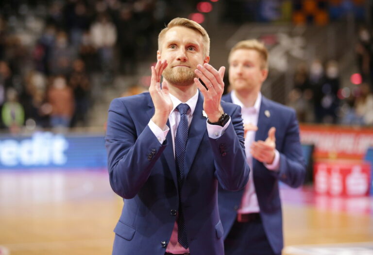 Saksan Bundesliigan vuoden valmentaja Tuomas Iisalo: ”Onhan tämä suuri kunnianosoitus”