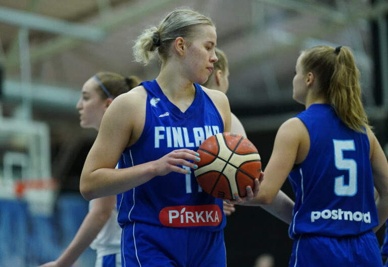 Yliopistotulokas Teresa Seppälä vireessä Sienan aloitusviisikossa