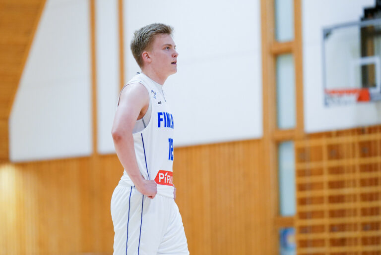 Kalle Koivunen Lahti Basketballin riveihin