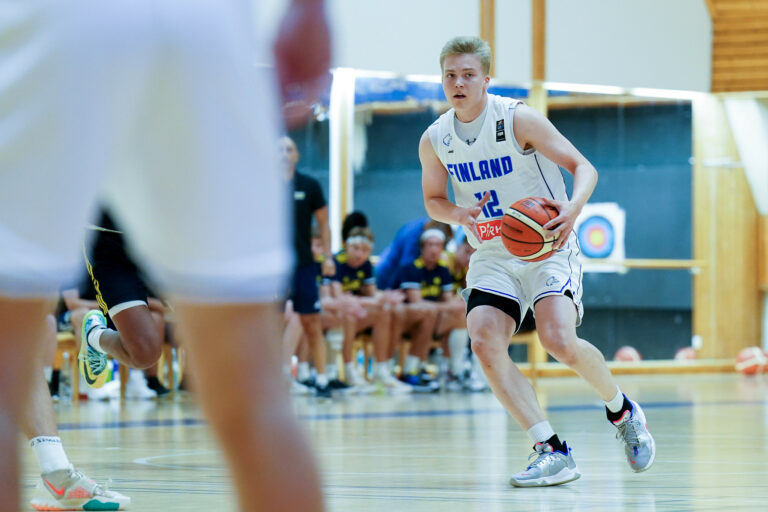Suomen 20-vuotiaiden miesten maajoukkue piinasi Serbiaa loppusummeriin asti