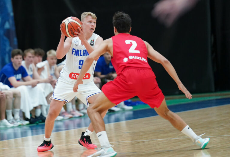 Ville Karhu HBA:sta Kataja Basketiin